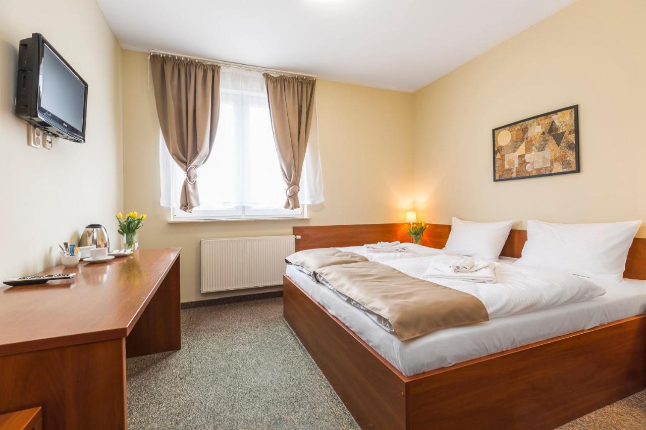 Endhotel Биеланы Вроцлавские Экстерьер фото