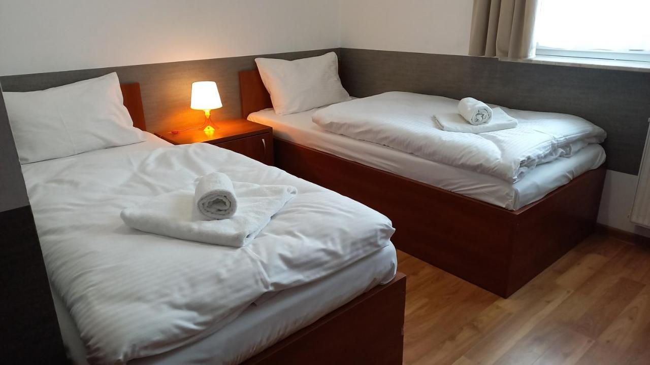 Endhotel Биеланы Вроцлавские Экстерьер фото